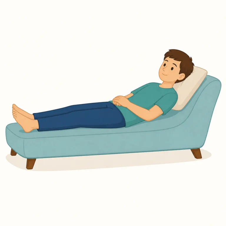 recumbent（横たわる・形容詞）の覚え方イラスト — この「横たわる」の recumbent は、人物・動物・像などが寝そべっている姿勢を表すやや硬い形容詞として覚えます